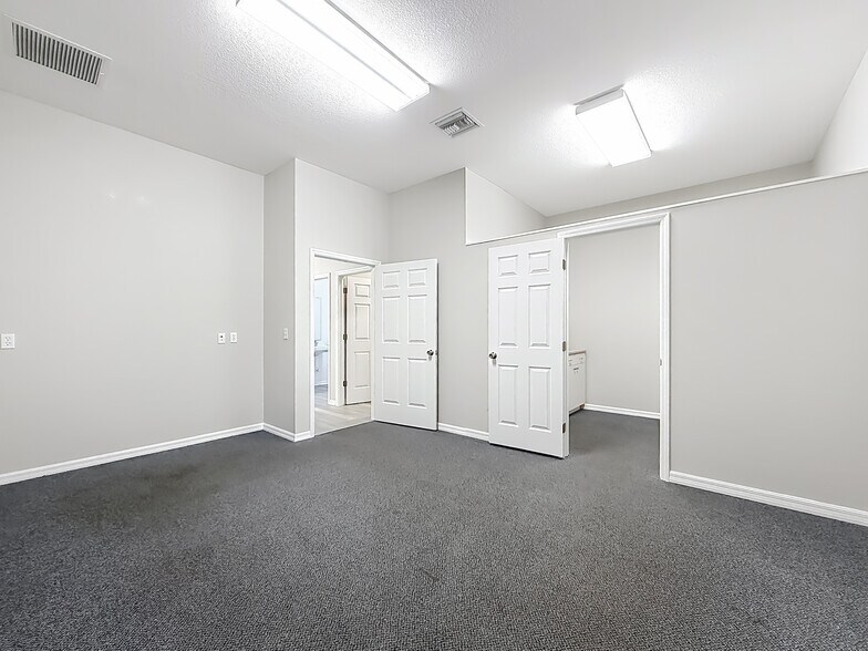 More Photos Of 15151 S US Highway 441, Summerfield Medical For Sale