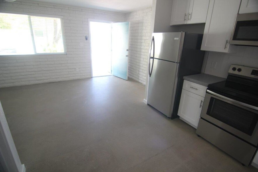 More Photos Of 718 W Hazelwood St, Phoenix Apartments For Sale