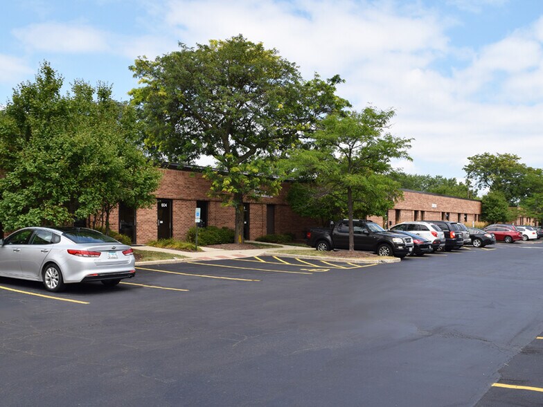 More Photos Of 2010 E Algonquin Rd, Schaumburg Unknown For Lease