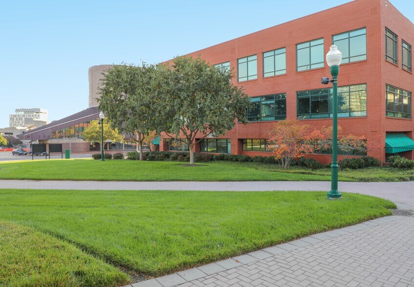 More Photos Of 1010 Park Ave, Baltimore Office For Lease