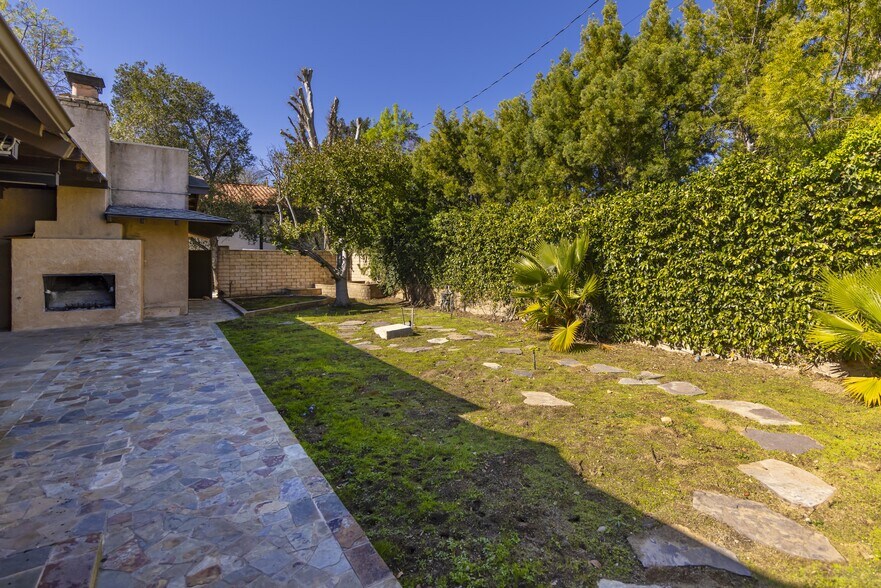 More Photos Of 502 W Ojai Ave, Ojai General Retail For Sale