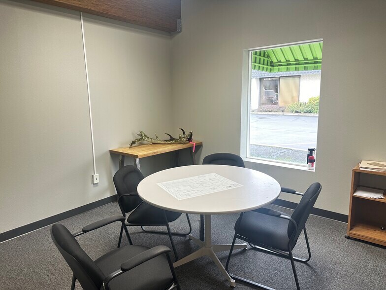 More Photos Of 2318 Pacific Ave, Forest Grove Office For Sale