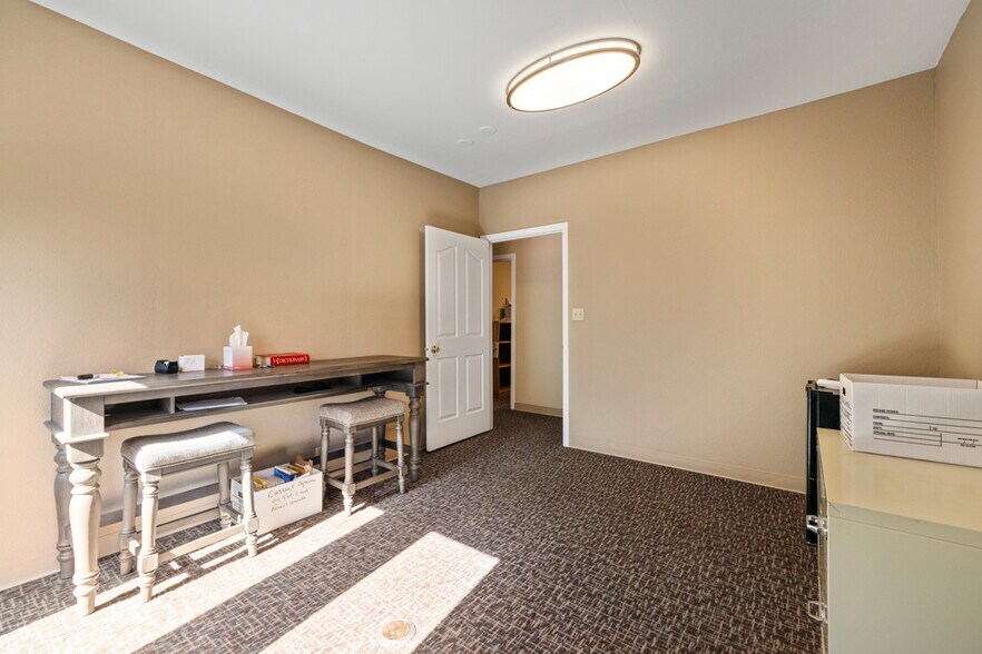 More Photos Of 514 Walnut Ave, Klamath Falls Office Residential For Sale