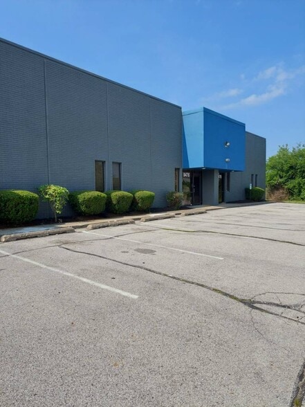 More Photos Of 8366-8438 Brookville Rd, Indianapolis Light Manufacturing For Lease