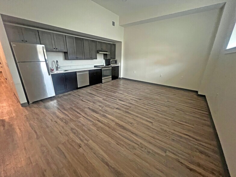 More Photos Of 1211-1217 Elm St, Manchester Apartments For Sale