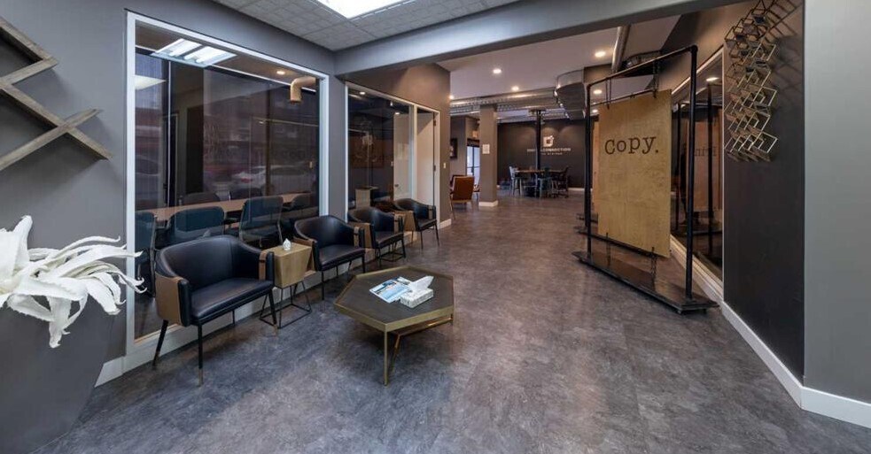 More Photos Of 4809 50 Av, Lloydminster Office For Sale