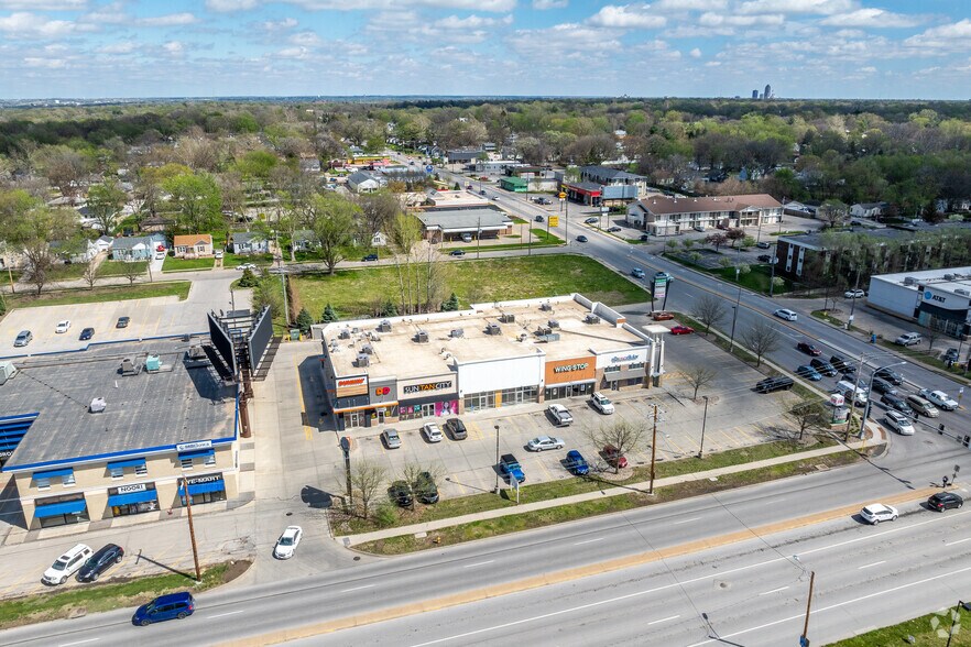 More Photos Of 3801-3809 Merle Hay Rd, Des Moines Restaurant For Lease