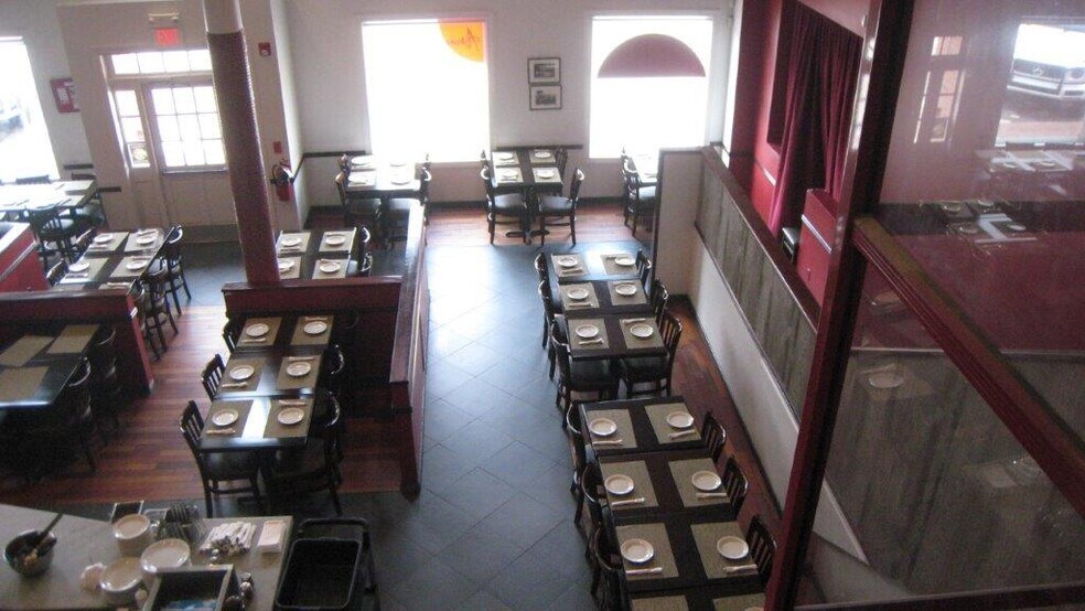 More Photos Of 24 Franklin Ave, Ridgewood Restaurant For Lease