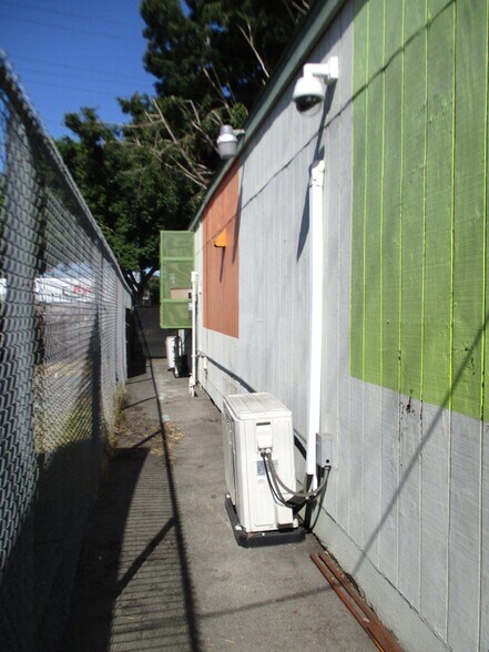 More Photos Of 9900-9904 S Central Ave, Los Angeles Schools For Lease