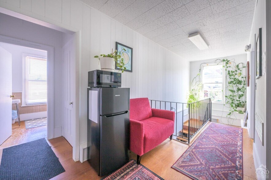 More Photos Of 84 Green St, Hudson Office For Lease