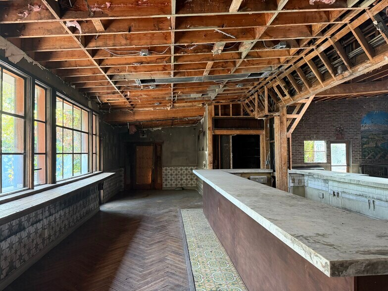 More Photos Of 1201-1205 N La Brea Ave, West Hollywood Restaurant For Lease