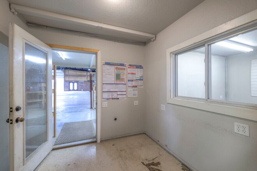 More Photos Of 17321 County Road 41, Archie Manufacturing For Sale