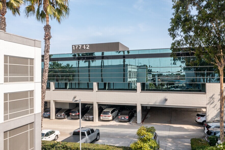 More Photos Of 17742 Beach Blvd, Huntington Beach Office For Sale