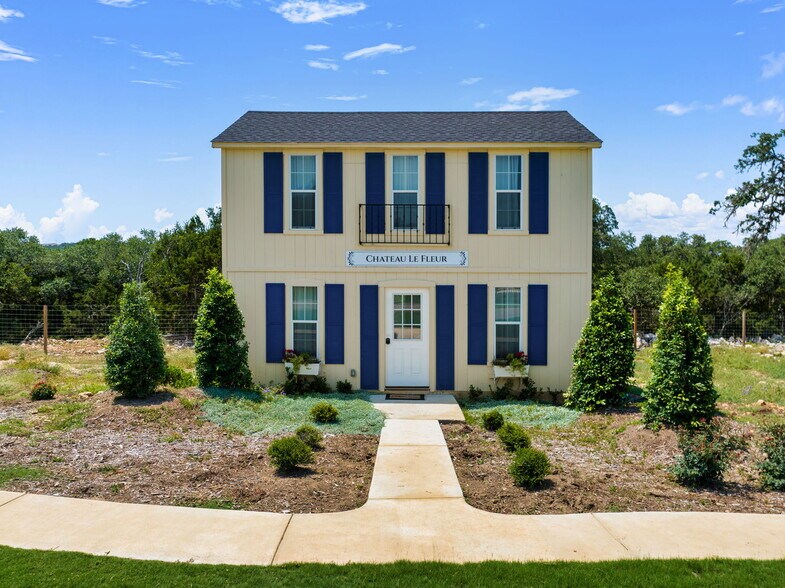 More Photos Of 1470 S Cranes Mill Rd, New Braunfels Lodge Meeting Hall For Sale