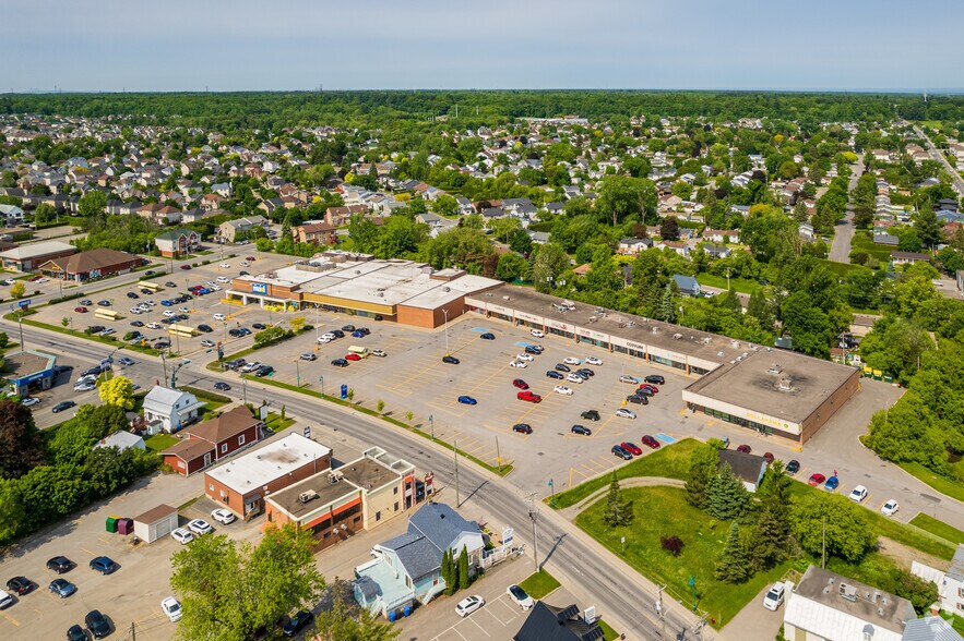More Photos Of 1100 Montée Masson, Mascouche General Retail For Lease