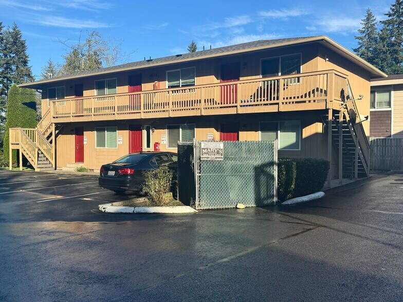 More Photos Of 109 W Casino Rd, Everett Apartments For Sale