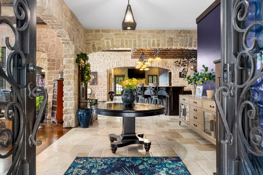 More Photos Of 4122 186th Blvd, Russell Specialty For Sale