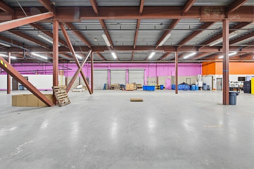 More Photos Of 15001 S Figueroa St, Gardena Distribution For Sale