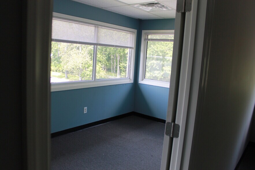 More Photos Of 3321 Doris Ave, Ocean Unknown For Lease