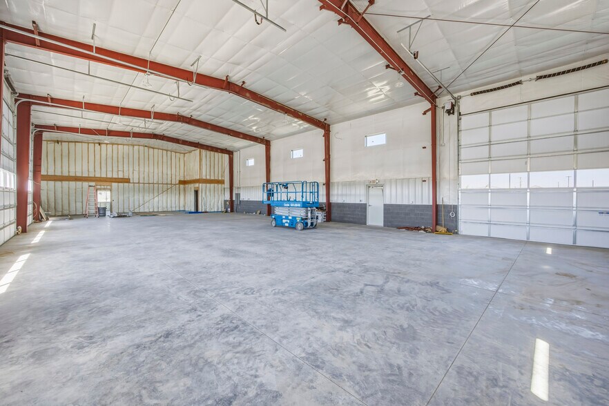 More Photos Of 1342 E Saint Helens St, Pasco Light Distribution For Lease