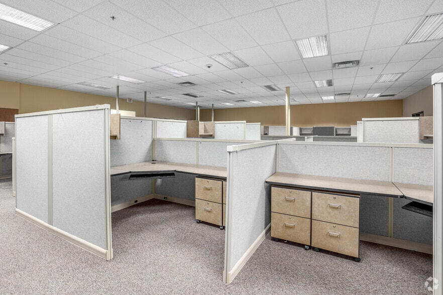 More Photos Of 2110 Oklahoma Ave, Woodward Freestanding For Sale