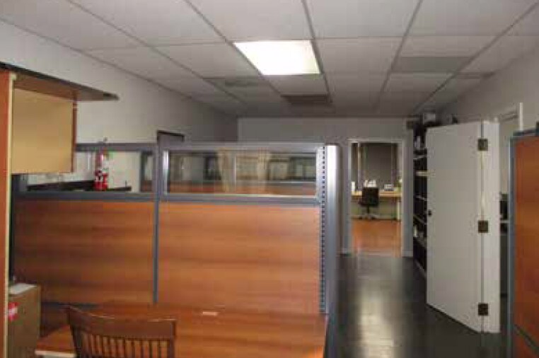 More Photos Of 410 Sovereign Ct, Ballwin Office For Sale