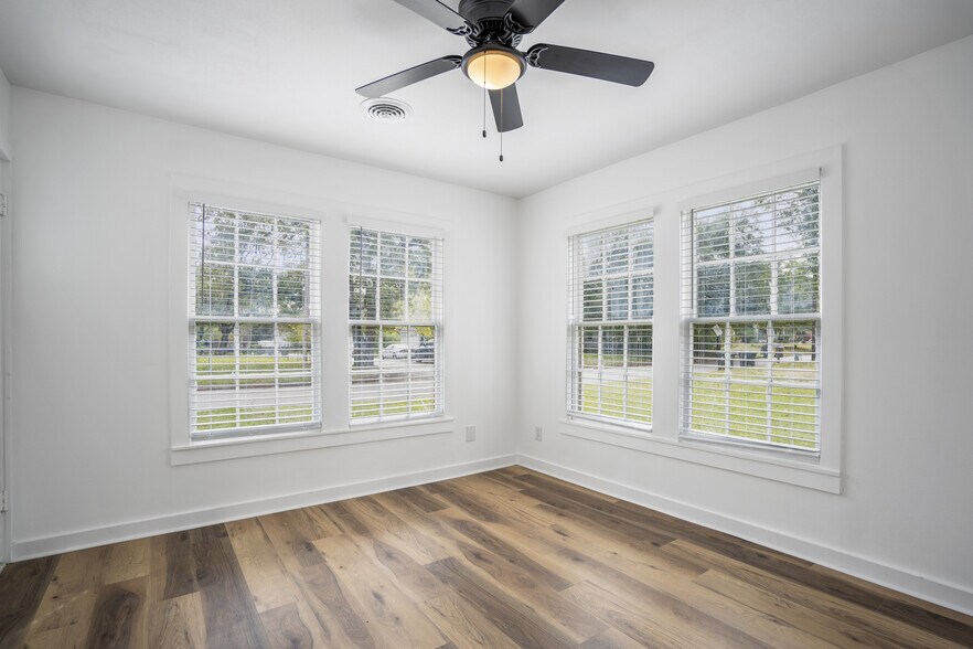 More Photos Of 907 E 27th St, Bryan Apartments For Sale