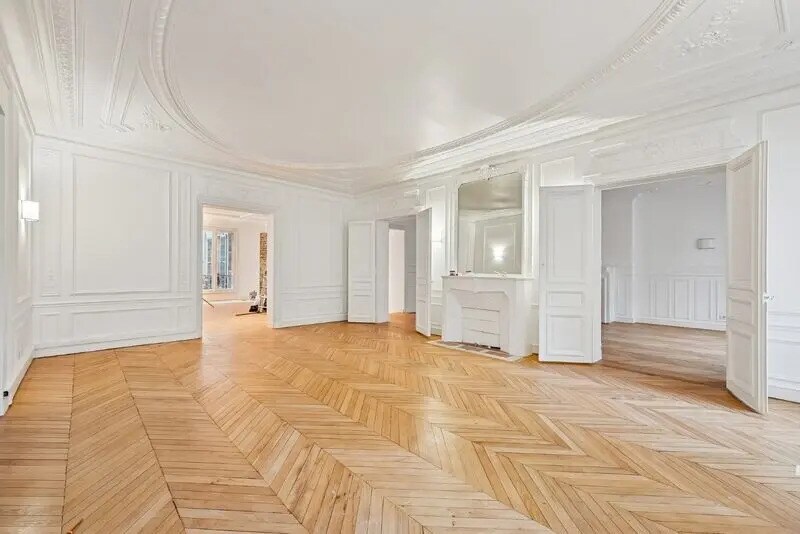 More Photos Of 30 Rue De Miromesnil, Paris Office For Sale