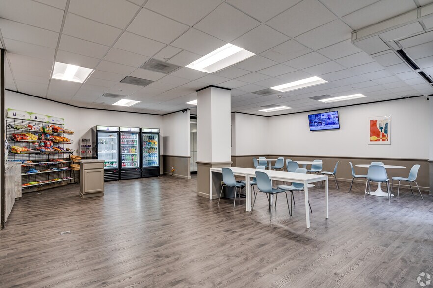 More Photos Of 2401 Fountain View Dr, Houston Office For Lease