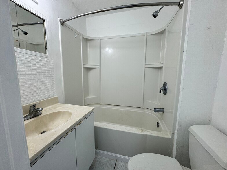 More Photos Of 2633 SW 34th Ave, Miami Multifamily For Sale