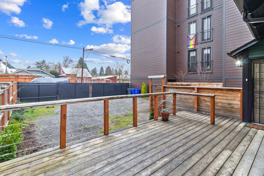 More Photos Of 5130 N Lombard St, Portland Freestanding For Sale
