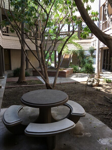 More Photos Of 5053 La Mart Dr, Riverside Medical For Sale