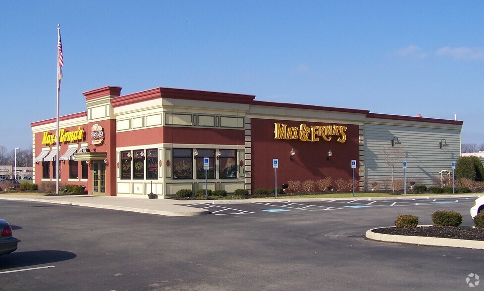 More Photos Of 8050 E Broad St, Reynoldsburg Restaurant For Lease