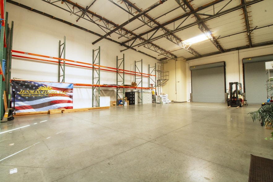 More Photos Of 1349 Rocky Point Dr, Oceanside Warehouse For Lease