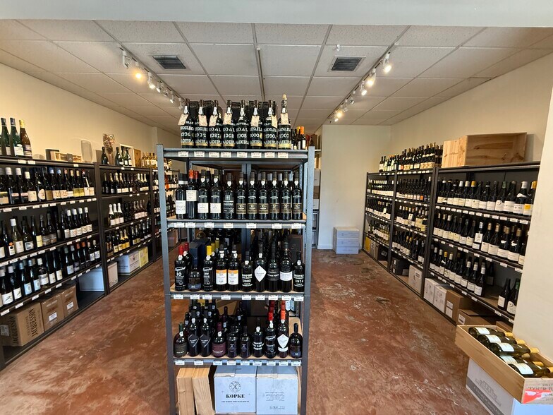 More Photos Of 1221 N Orange Ave, Orlando Storefront Retail Office For Lease