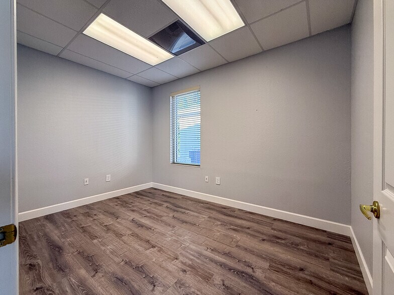 More Photos Of 2562 Commerce Pky, North Port Office For Lease
