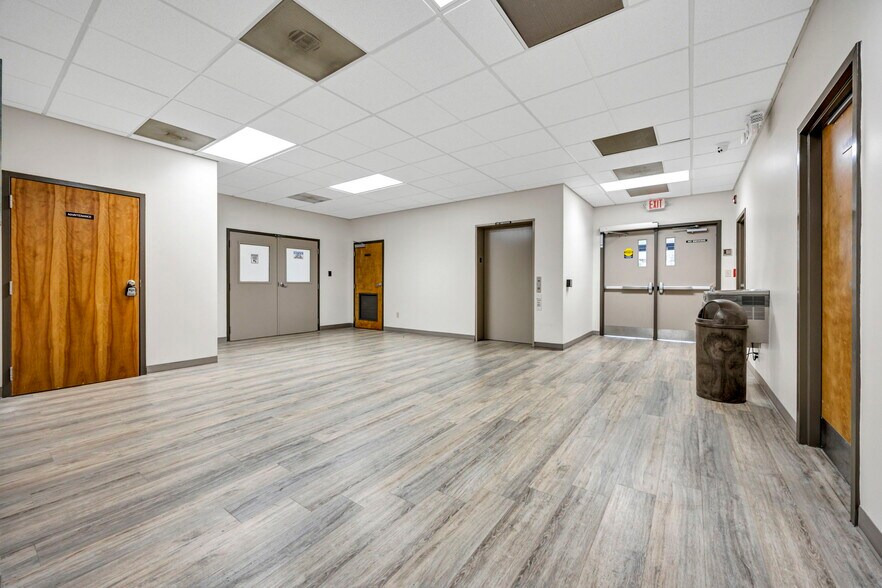 More Photos Of 4100 N Main St, Columbia Medical For Sale