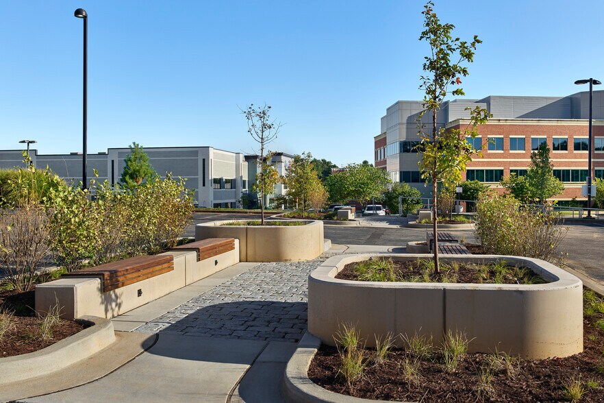 More Photos Of 1445-1455 Research Blvd, Rockville Office For Lease