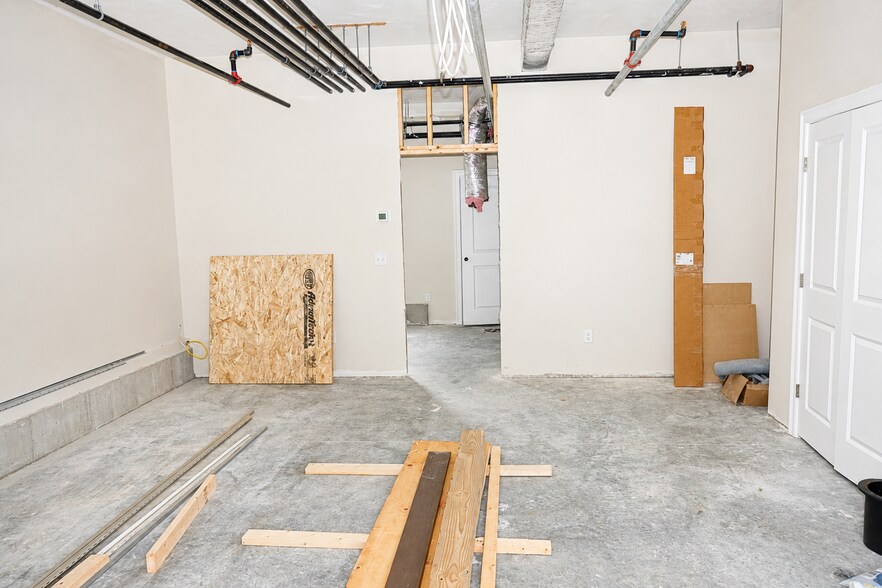 More Photos Of 140 N Walker St, Taunton Office Residential For Sale