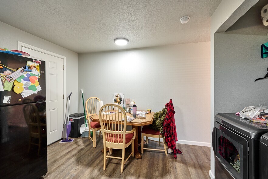More Photos Of 880 N Pershing St, Mount Angel Apartments For Sale