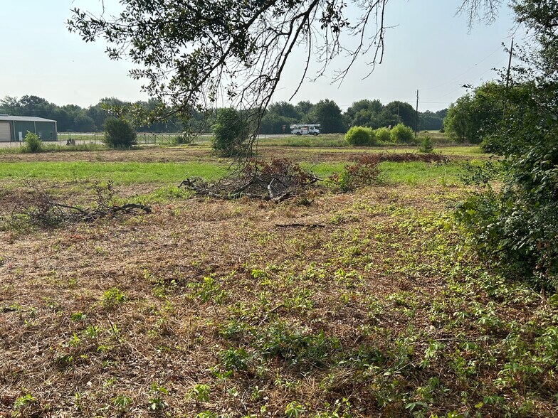 More Photos Of South US Hwy 79/84, Palestine Land For Sale