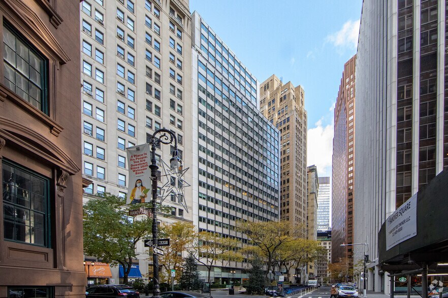 More Photos Of 5 Hanover Sq, New York Office For Lease