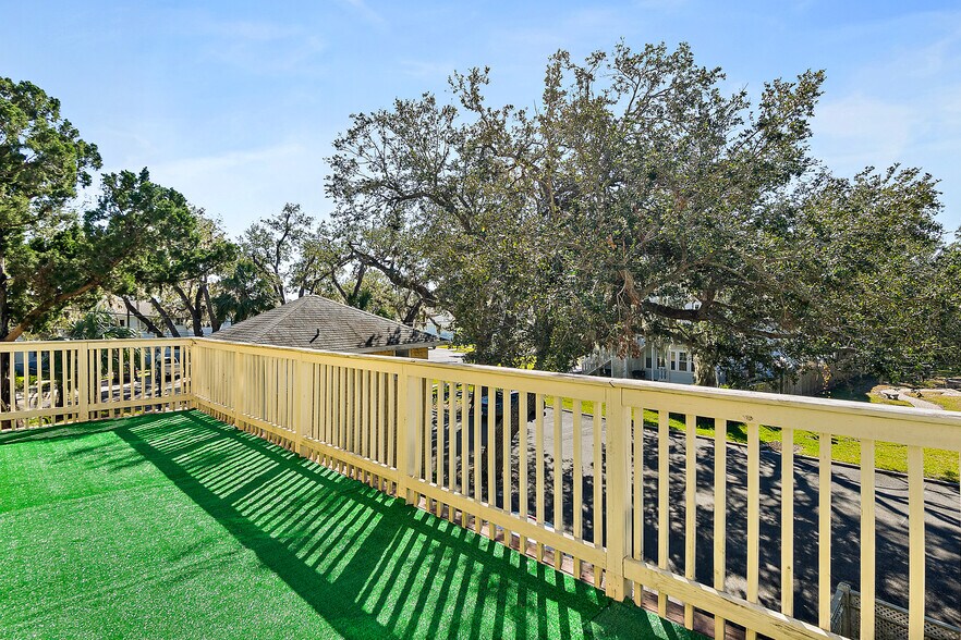 More Photos Of 444 S Beach St, Daytona Beach Hospitality For Sale