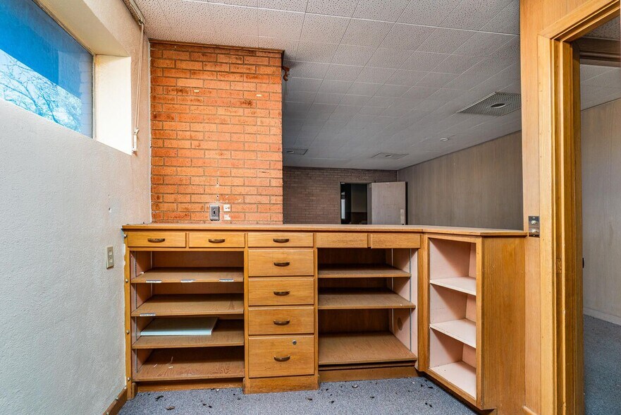 More Photos Of 200 N Austin Ave, Tulia Office For Sale