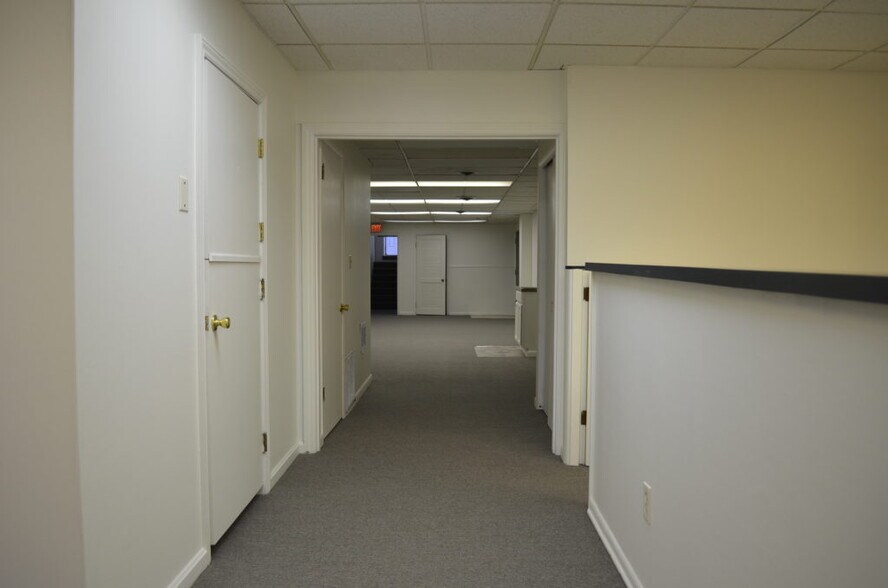 More Photos Of 141 Columbus Rd, Athens Office For Lease