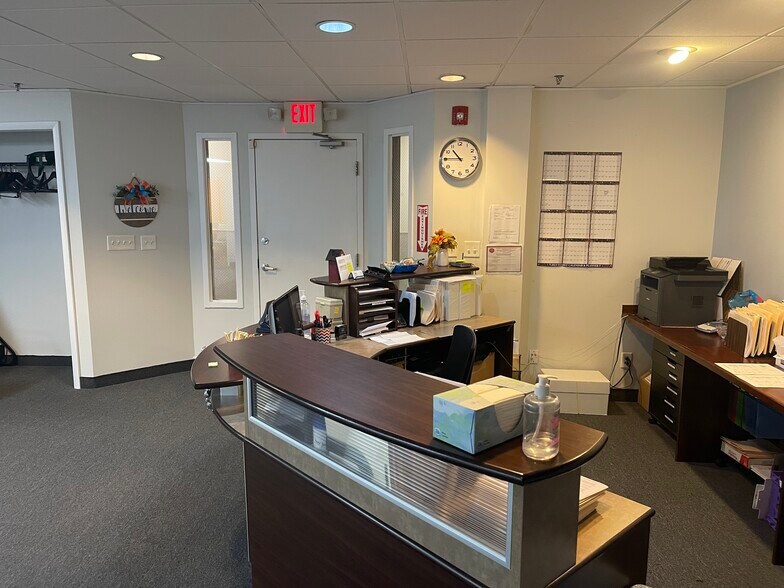 More Photos Of 561 Cranbury Rd, East Brunswick Medical For Sale