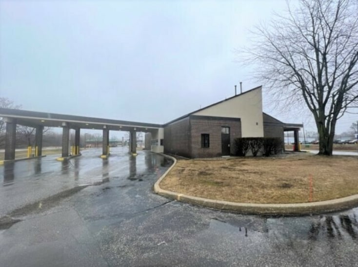More Photos Of 2424 E Apple Ave, Muskegon Bank For Sale
