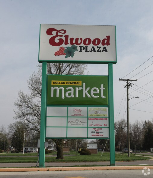 More Photos Of 1900 S Anderson St, Elwood Drugstore For Sale