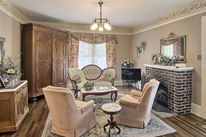 More Photos Of 230 Wellington St, Traverse City Hospitality For Sale