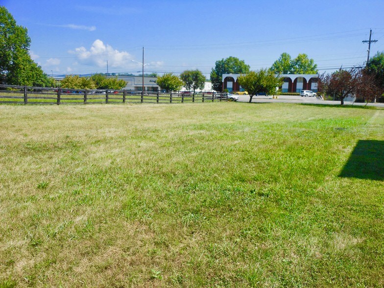 More Photos Of 3440 Brandon Ave, Roanoke Land For Lease